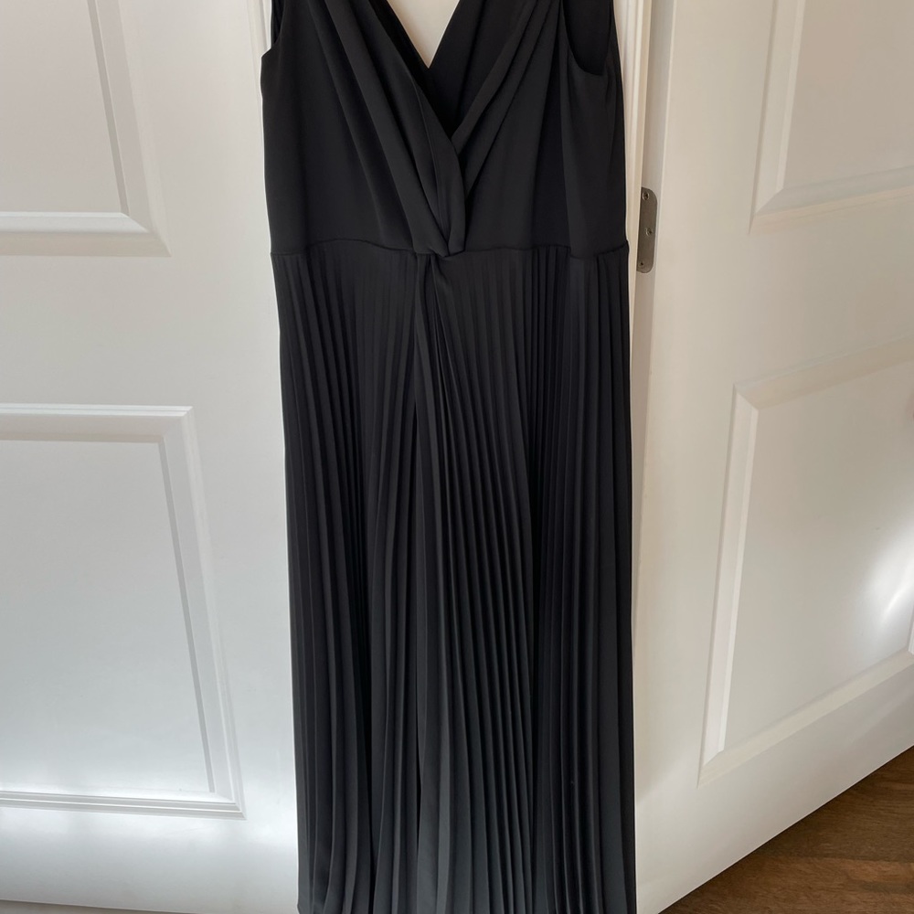 VINCE  NWT Sexy pleated crossover cocktail dress